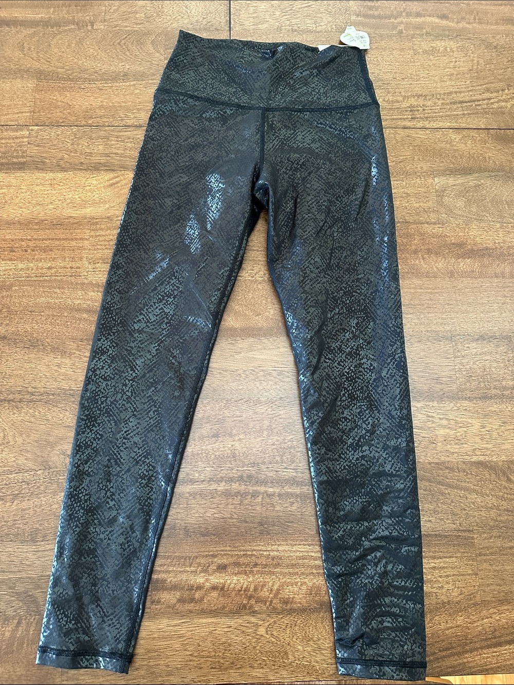 Shiny Black Offline by Aerie Leggings with Subtle Snake Print